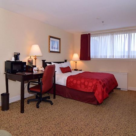 Ramada by Wyndham Seekonk Providence Area Bagian luar foto