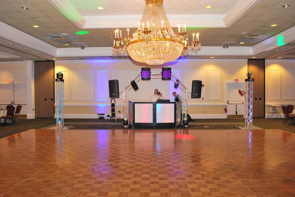 Ramada by Wyndham Seekonk Providence Area Bagian luar foto