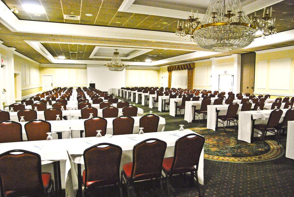 Ramada by Wyndham Seekonk Providence Area Bagian luar foto